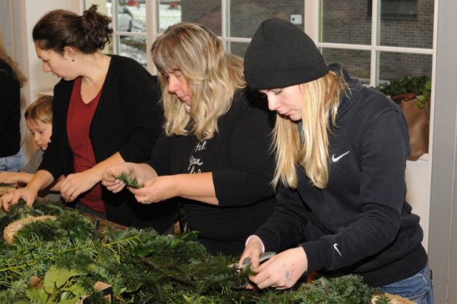 Adventkranzbinden 2025 – Bild 2
