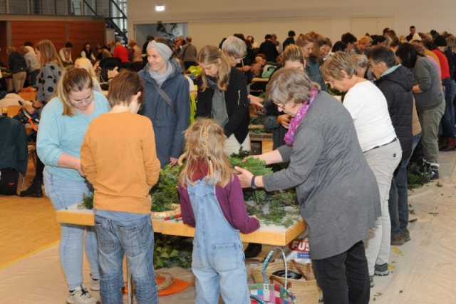 Adventkranzbinden 2025 – Bild 1