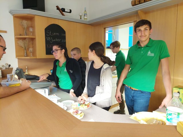 Heurigen bei den Ministranten – Bild 1